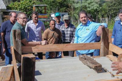 Prefeitura entrega poÃ§o artesiano para comunidade do Assentamento Passo Liso